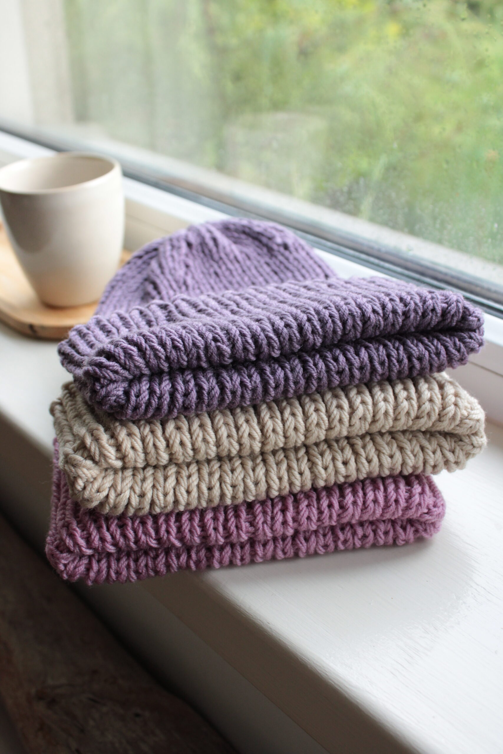 Zestaw do robienia na drutach z włóczką. "Wrzos" - zrób czapkę na drutach. 1 Zestaw do robienia na drutach z włóczką. "Wrzos" - zrób czapkę na drutach.