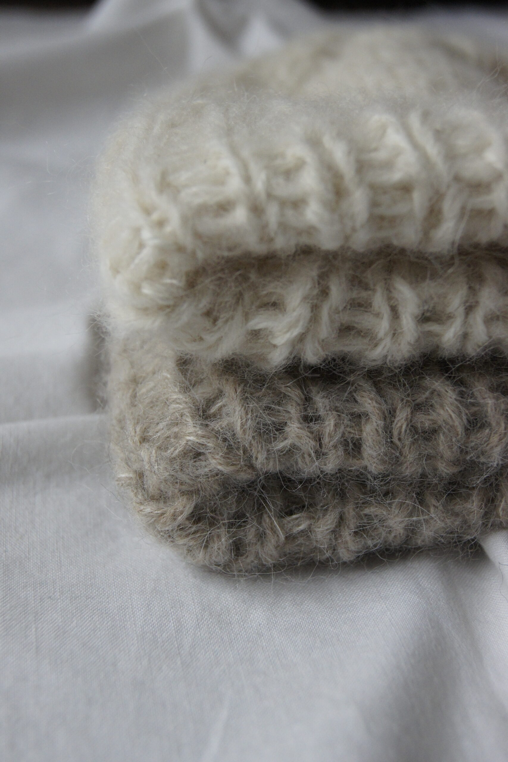 ALPAKA - puchata czapka z alpaki i jedwabiu 4 ALPAKA - puchata czapka z alpaki i jedwabiu - obrazek 4