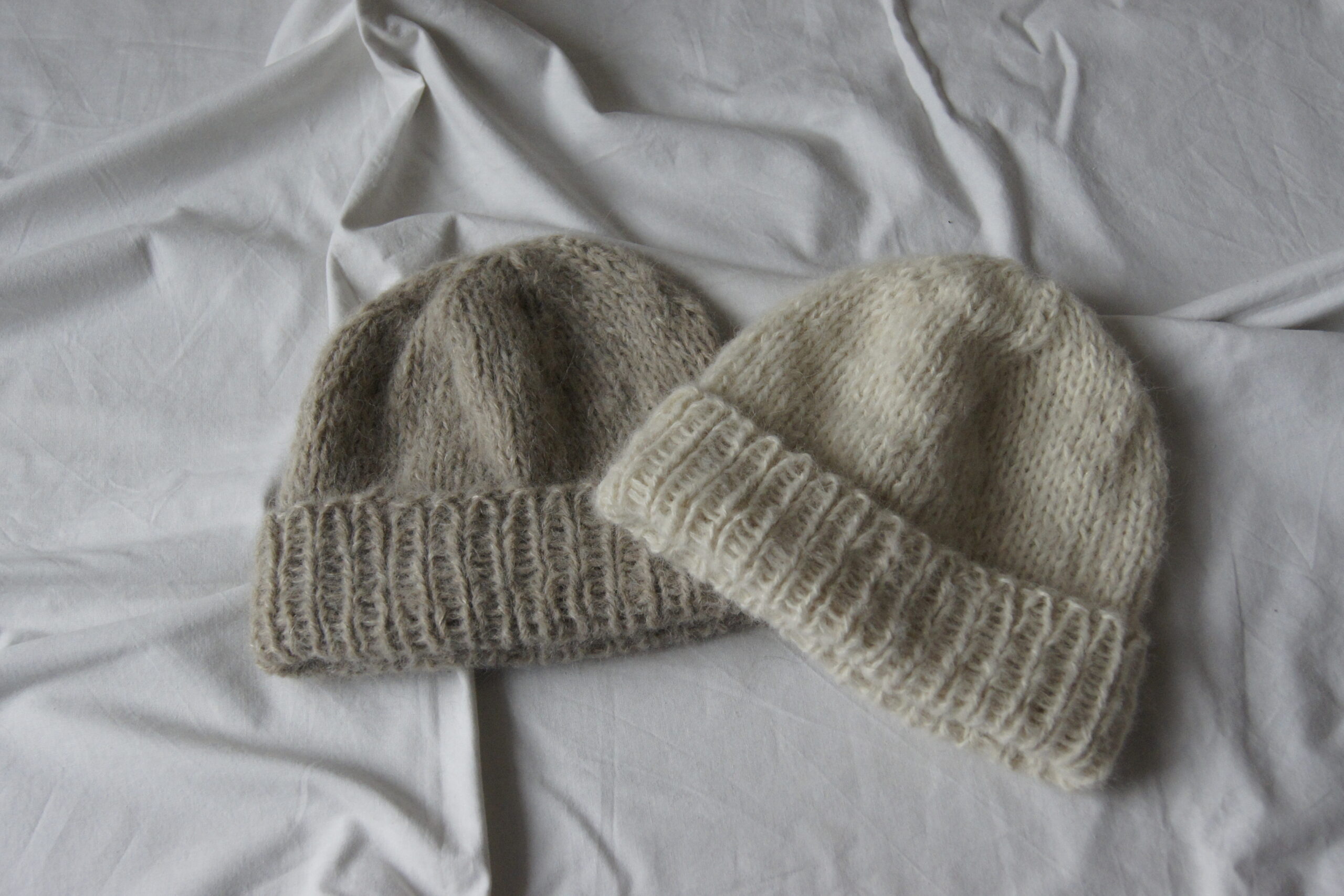 ALPAKA - puchata czapka z alpaki i jedwabiu 3 ALPAKA - puchata czapka z alpaki i jedwabiu - obrazek 3