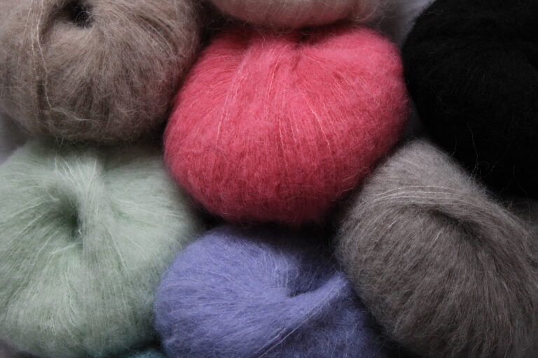 Jaka włóczka na&nbsp;sweter będzie najlepsza? Przegląd wełny Drops i&nbsp;Gabo Wool
