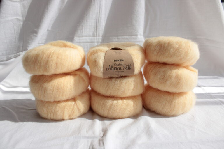 Najmodniejsze kolory włóczek na sezon jesień/zima – nasze propozycje