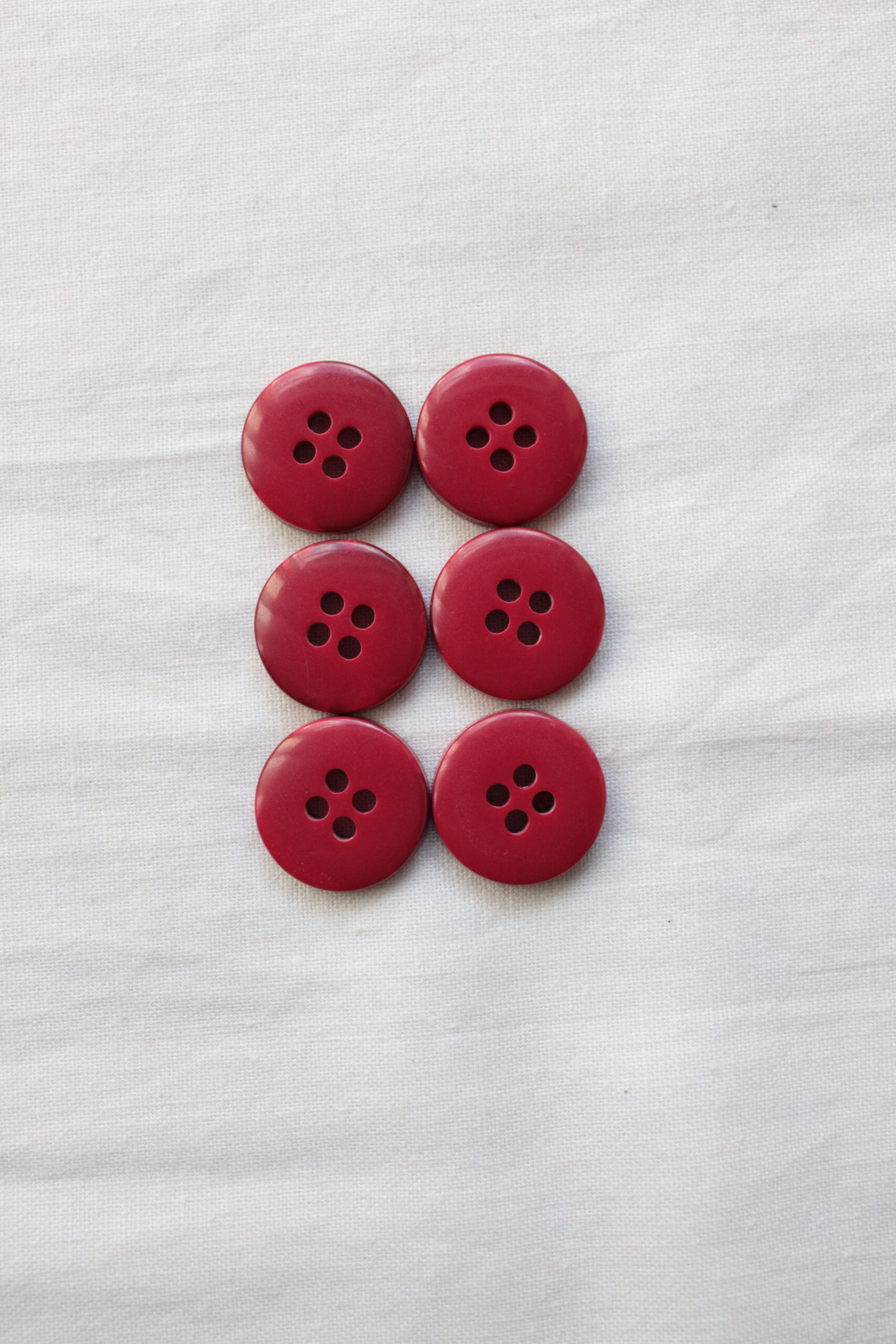 Guzik czerwony, ozdobny, 15 mm 3 Guzik czerwony, ozdobny, 15 mm - obrazek 3