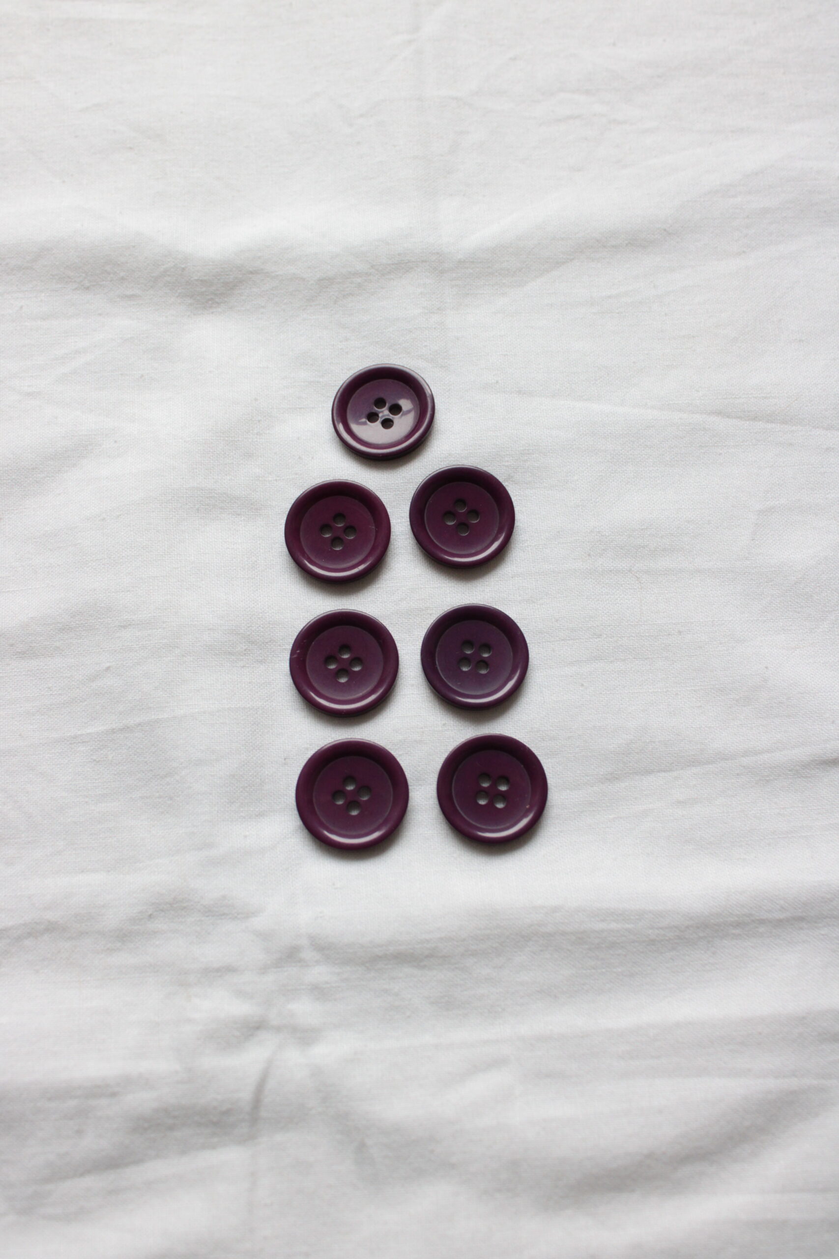 Guzik fioletowy, 20 mm 2 Guzik fioletowy, 20 mm - obrazek 2